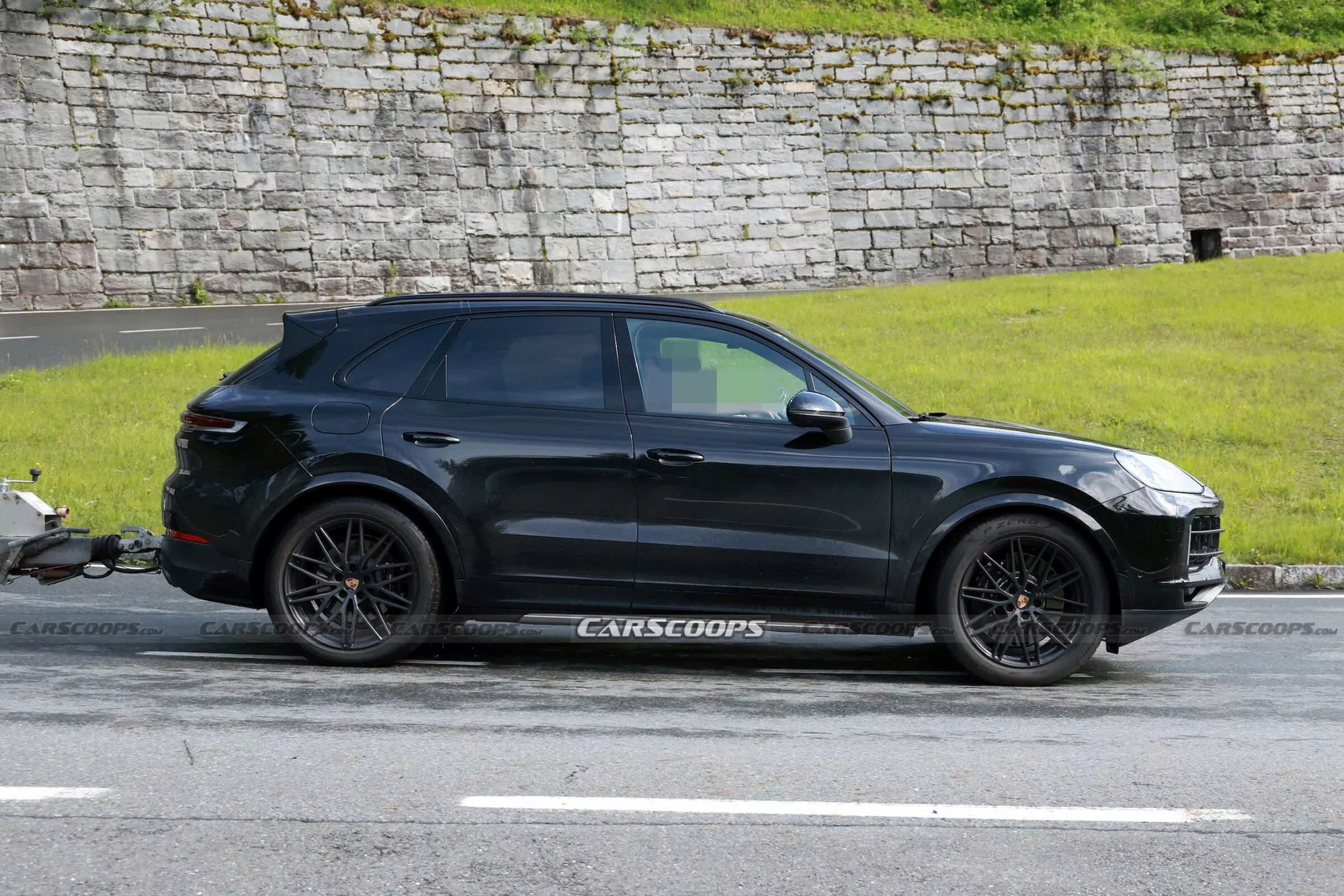 Lộ ảnh Porsche Cayenne mới: Vẫn giữ động cơ xăng, có chi tiết giống 911 GTS thế hệ mới nhất tại Việt Nam, ra mắt năm 2027- Ảnh 4. Lộ ảnh Porsche Cayenne mới: Vẫn giữ động cơ xăng, có chi tiết giống 911 GTS thế hệ mới nhất tại Việt Nam, ra mắt năm 2027- Ảnh 4.
