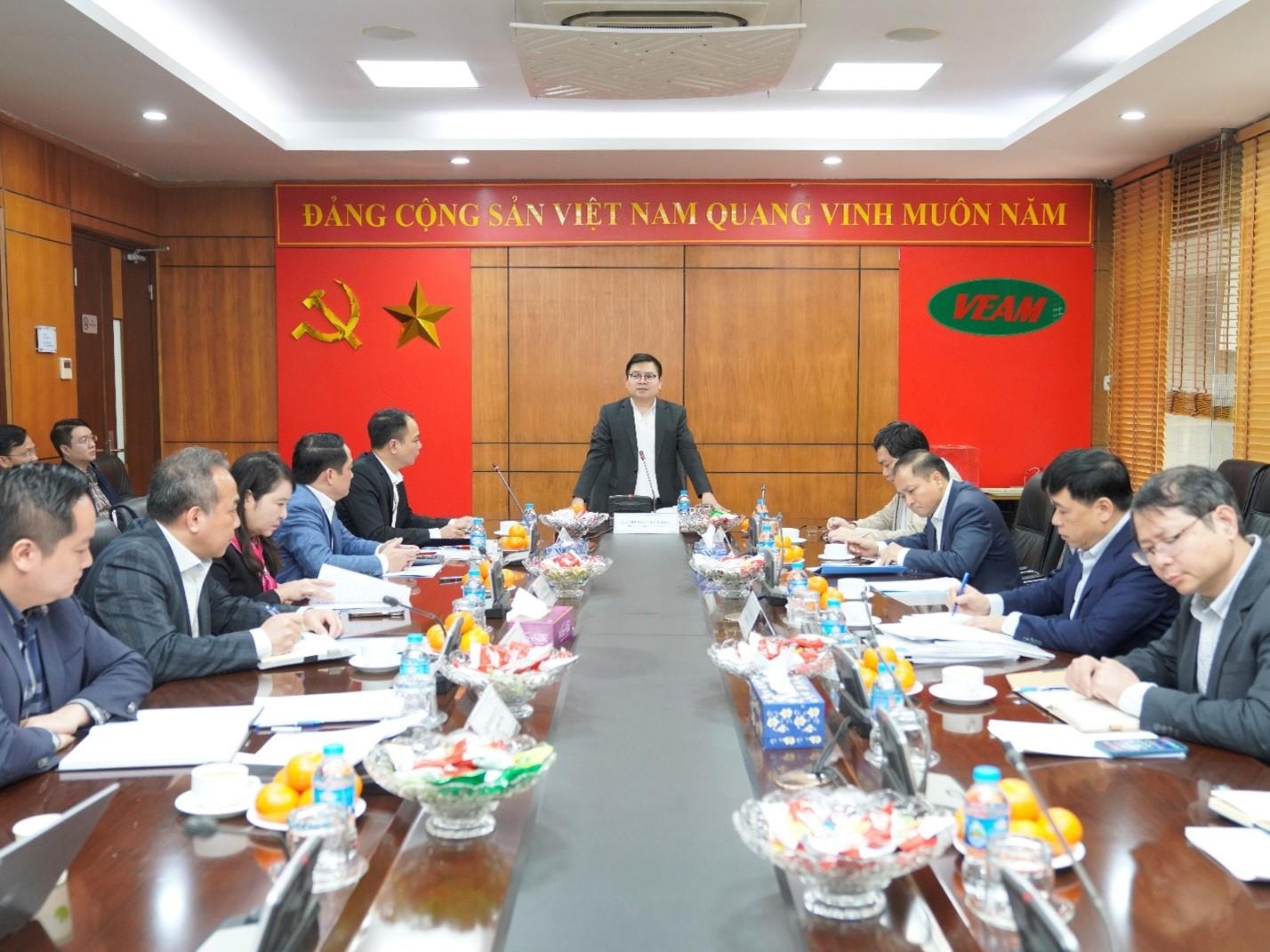 Công ty ô tô lớn nhất sàn chứng khoán muốn sản xuất đầu máy xe lửa, toa tàu, còi báo động: Cuộc chơi đường sắt cao tốc thêm tấp nập với DN nội- Ảnh 2. Công ty ô tô lớn nhất sàn chứng khoán muốn sản xuất đầu máy xe lửa, toa tàu, còi báo động: Cuộc chơi đường sắt cao tốc thêm tấp nập với DN nội- Ảnh 2.