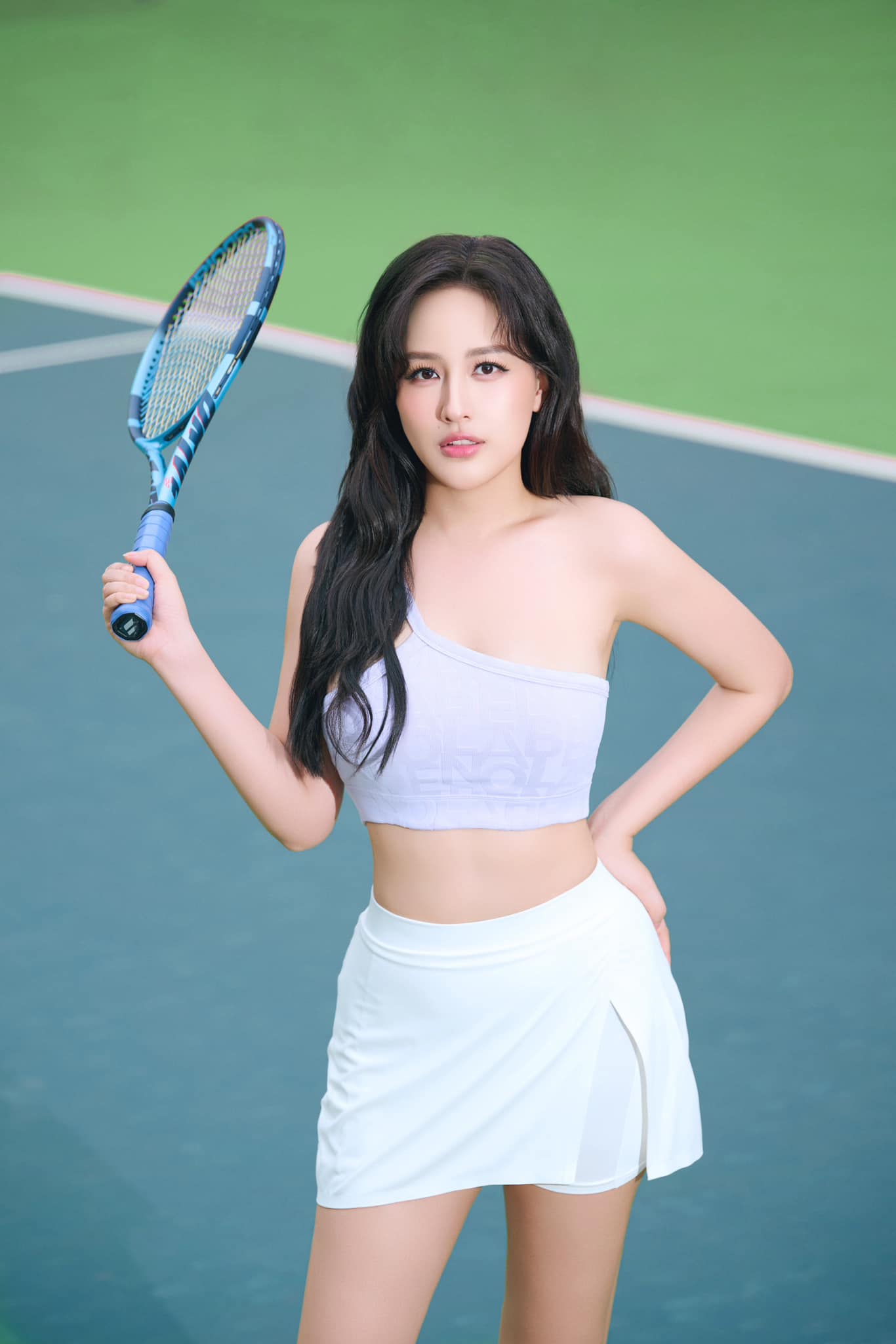Ngỡ ngàng trước nhan sắc U40 của Mai Phương Thuý trên sân tennis, visual nét căng, trình đập bóng cũng không vừa- Ảnh 1. Ngỡ ngàng trước nhan sắc U40 của Mai Phương Thuý trên sân tennis, visual nét căng, trình đập bóng cũng không vừa- Ảnh 1.
