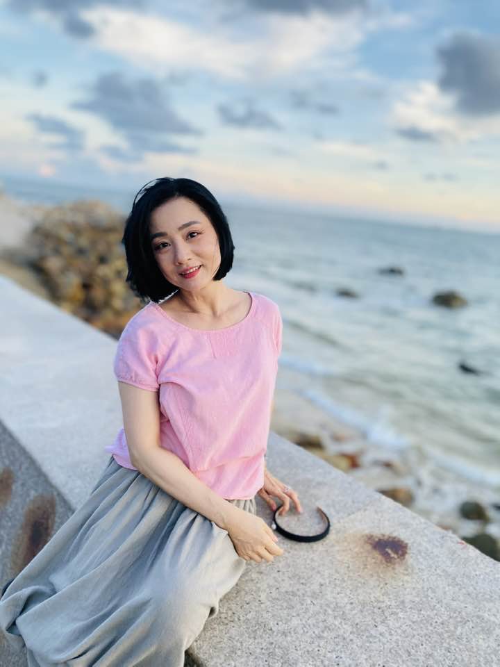 Nữ NSƯT sinh ra để làm công chúa, 53 tuổi đẹp như 30, sống xa chồng để giữ hạnh phúc hôn nhân- Ảnh 5. Nữ NSƯT sinh ra để làm công chúa, 53 tuổi đẹp như 30, sống xa chồng để giữ hạnh phúc hôn nhân- Ảnh 5.