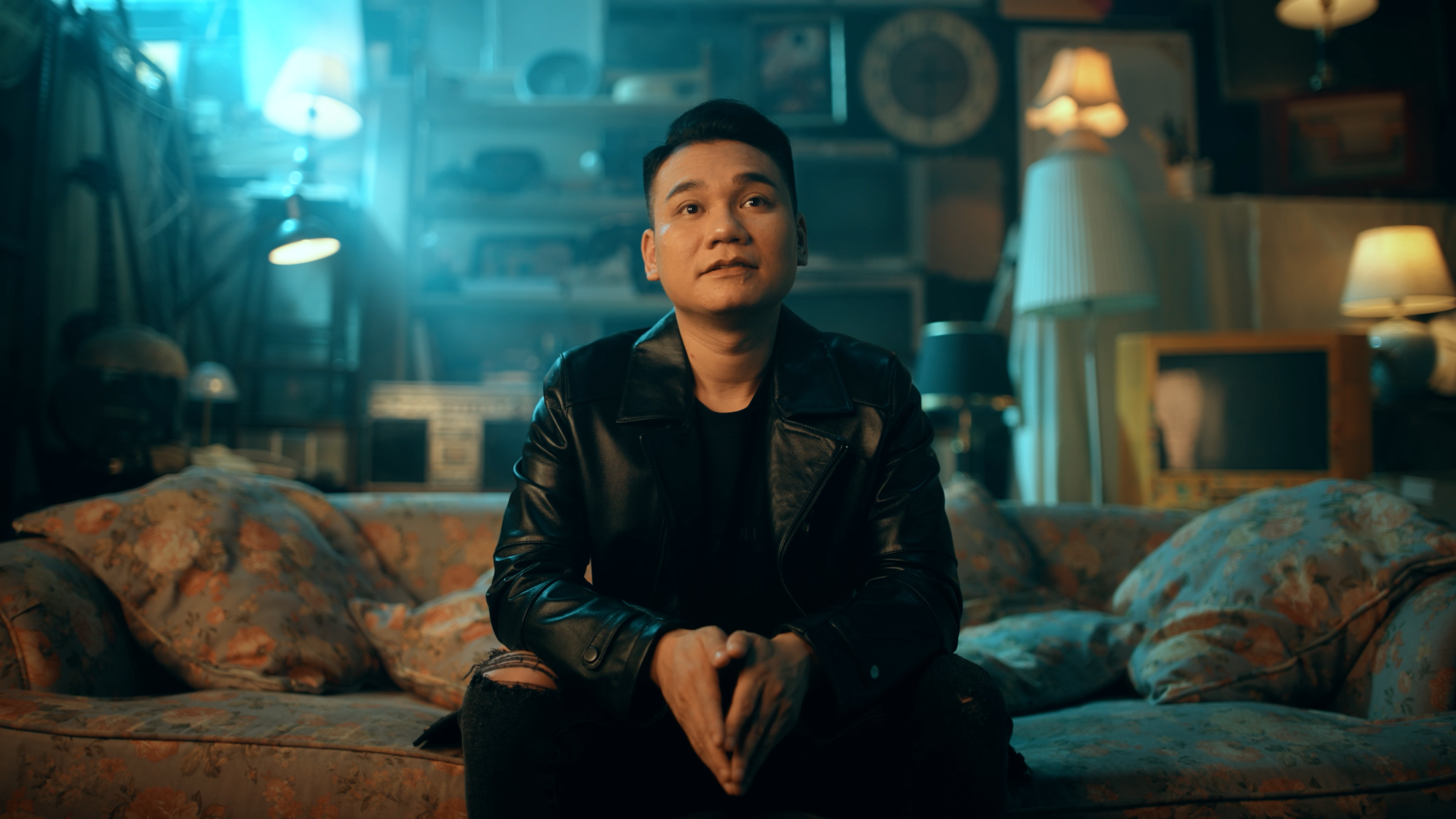 Sau 5 năm vắng bóng, nam ca sĩ kiêm doanh nhân đình đám bất ngờ trở lại đường đua Vpop với sản phẩm âm nhạc mới tự sáng tác- Ảnh 4. Sau 5 năm vắng bóng, nam ca sĩ kiêm doanh nhân đình đám bất ngờ trở lại đường đua Vpop với sản phẩm âm nhạc mới tự sáng tác- Ảnh 4.