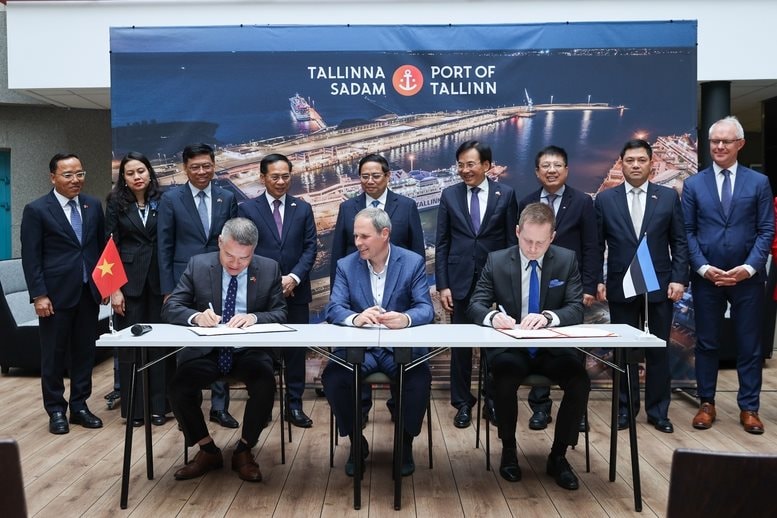 Thăm nước nhỏ nhất châu Âu, Thủ tướng muốn hợp tác xây dựng mô hình giúp hàng trăm tỷ USD "chảy về" VN- Ảnh 5. Thăm nước nhỏ nhất châu Âu, Thủ tướng muốn hợp tác xây dựng mô hình giúp hàng trăm tỷ USD "chảy về" VN- Ảnh 5.