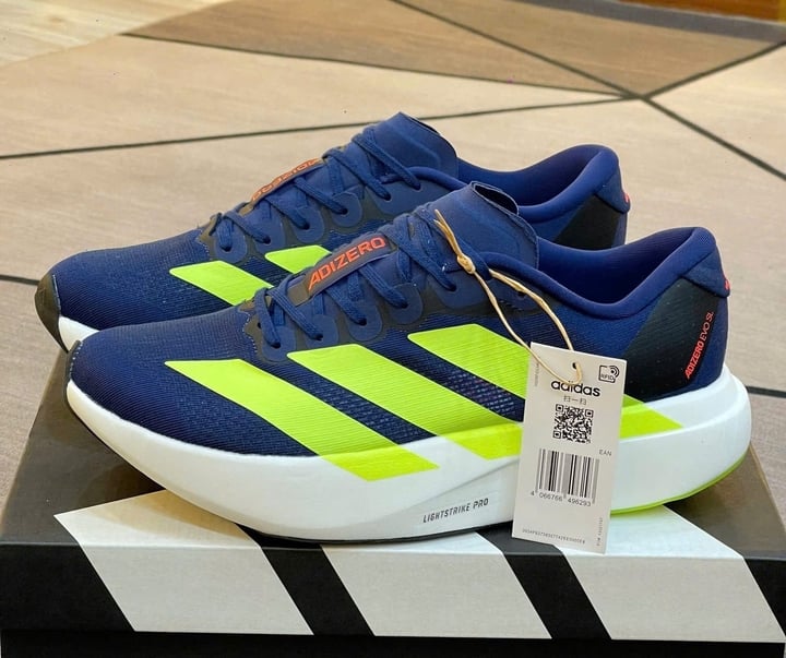 Giày Adidas, Nike, Puma giả, giá vài trăm nghìn một đôi bán khắp nơi ở TP.HCM- Ảnh 1. Giày Adidas, Nike, Puma giả, giá vài trăm nghìn một đôi bán khắp nơi ở TP.HCM- Ảnh 1.