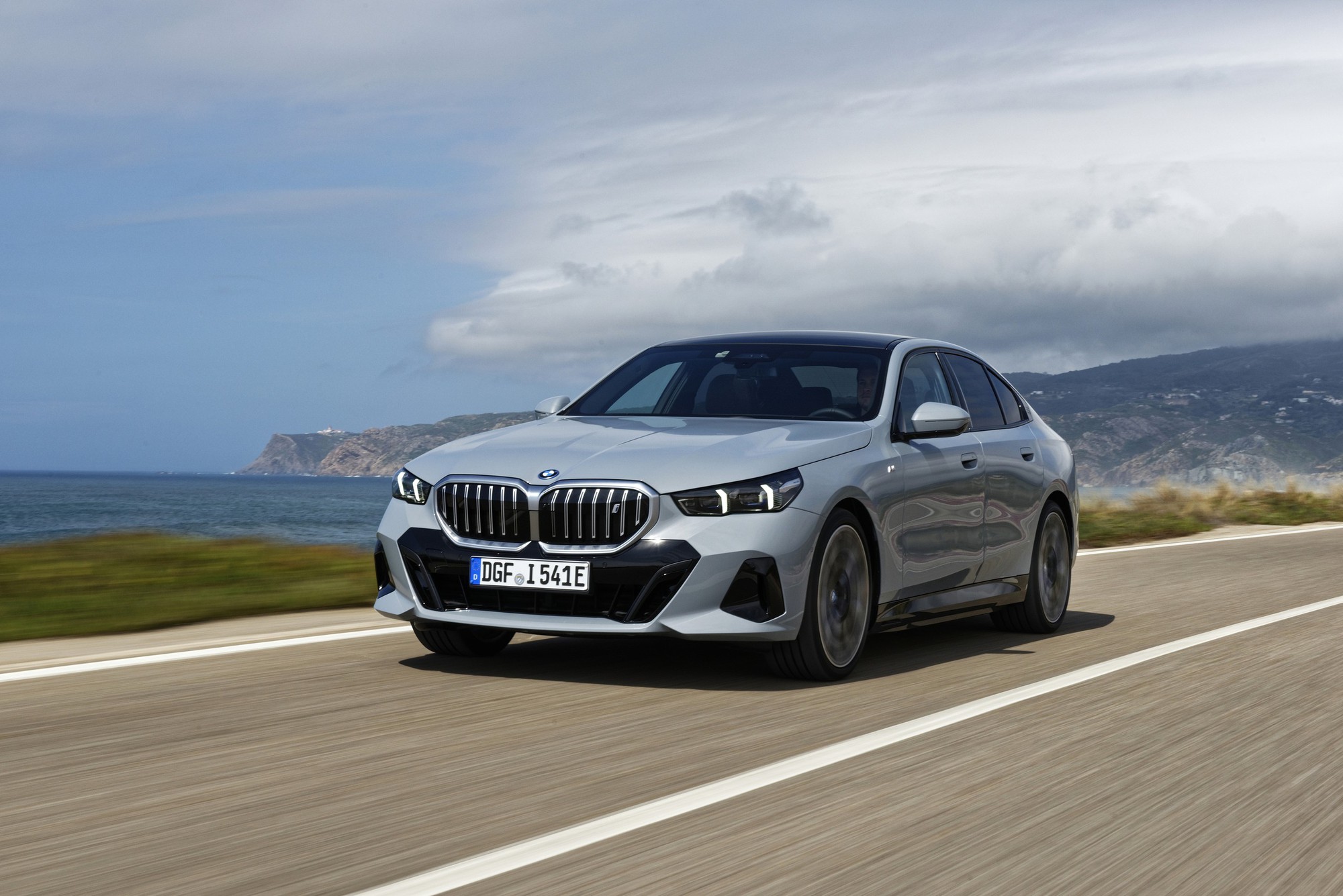 Bộ đôi BMW X3 và 5 Series 2025 ra mắt Việt Nam: Thiết kế mới, công nghệ nâng cấp - kèm ưu đãi khủng 100 triệu đồng- Ảnh 7. Bộ đôi BMW X3 và 5 Series 2025 ra mắt Việt Nam: Thiết kế mới, công nghệ nâng cấp - kèm ưu đãi khủng 100 triệu đồng- Ảnh 7.