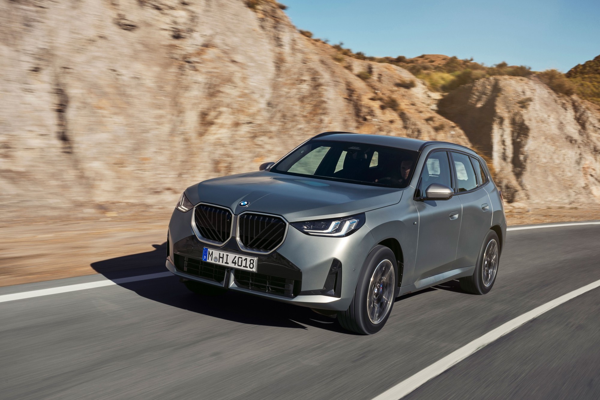 Bộ đôi BMW X3 và 5 Series 2025 ra mắt Việt Nam: Thiết kế mới, công nghệ nâng cấp - kèm ưu đãi khủng 100 triệu đồng- Ảnh 1. Bộ đôi BMW X3 và 5 Series 2025 ra mắt Việt Nam: Thiết kế mới, công nghệ nâng cấp - kèm ưu đãi khủng 100 triệu đồng- Ảnh 1.