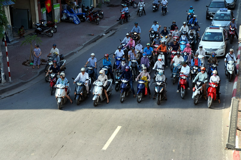 CSGT cảnh báo: 1 kiểu dừng đèn đỏ có thể bị phạt đến 6 triệu đồng- Ảnh 1. CSGT cảnh báo: 1 kiểu dừng đèn đỏ có thể bị phạt đến 6 triệu đồng- Ảnh 1.