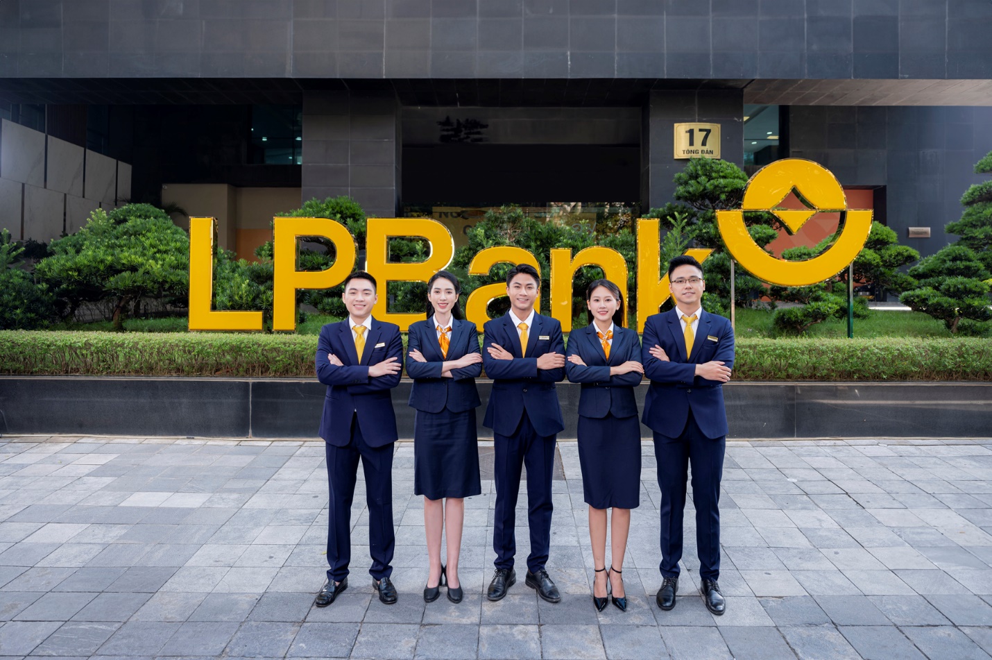 LPBank đột phá: Nhân viên nghỉ từ 15h thứ Sáu, tái định nghĩa giờ làm việc- Ảnh 2. LPBank đột phá: Nhân viên nghỉ từ 15h thứ Sáu, tái định nghĩa giờ làm việc- Ảnh 2.