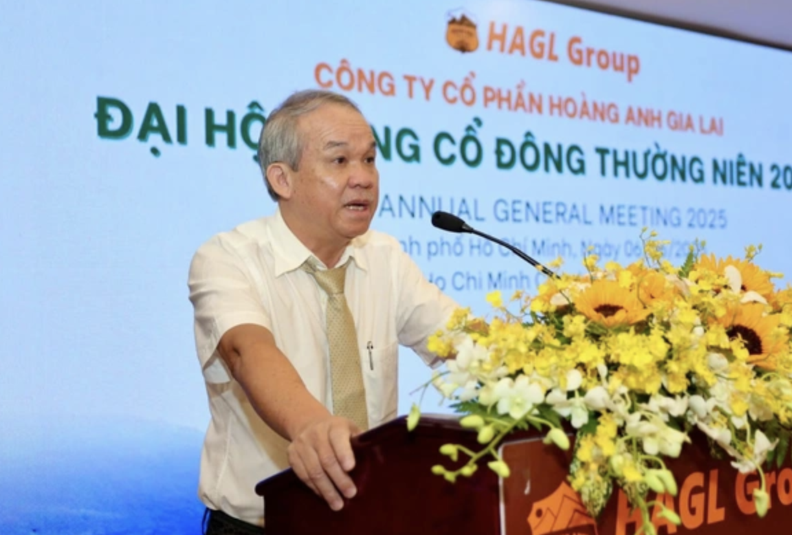 Sau chuối và heo, Bầu Đức chuyển sang trồng dâu nuôi tằm: Sau chuối và heo, Bầu Đức chuyển sang trồng dâu nuôi tằm: