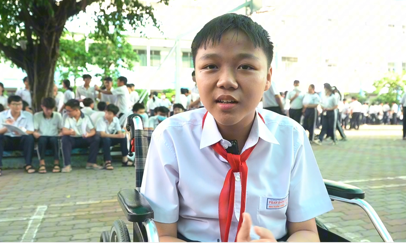 Điều chưa kể về thí sinh ngồi xe lăn, đeo máy đo đường huyết đặc biệt nhất kỳ thi vào lớp 10 tại TP.HCM năm nay- Ảnh 2. Điều chưa kể về thí sinh ngồi xe lăn, đeo máy đo đường huyết đặc biệt nhất kỳ thi vào lớp 10 tại TP.HCM năm nay- Ảnh 2.
