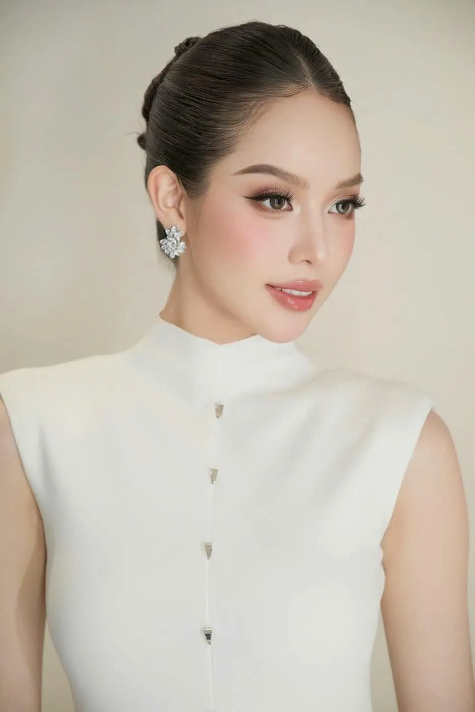 Hoa hậu Thùy Tiên "ngã ngựa", đây chính là nàng hậu được săn đón nhất hiện nay!- Ảnh 10. Hoa hậu Thùy Tiên "ngã ngựa", đây chính là nàng hậu được săn đón nhất hiện nay!- Ảnh 10.