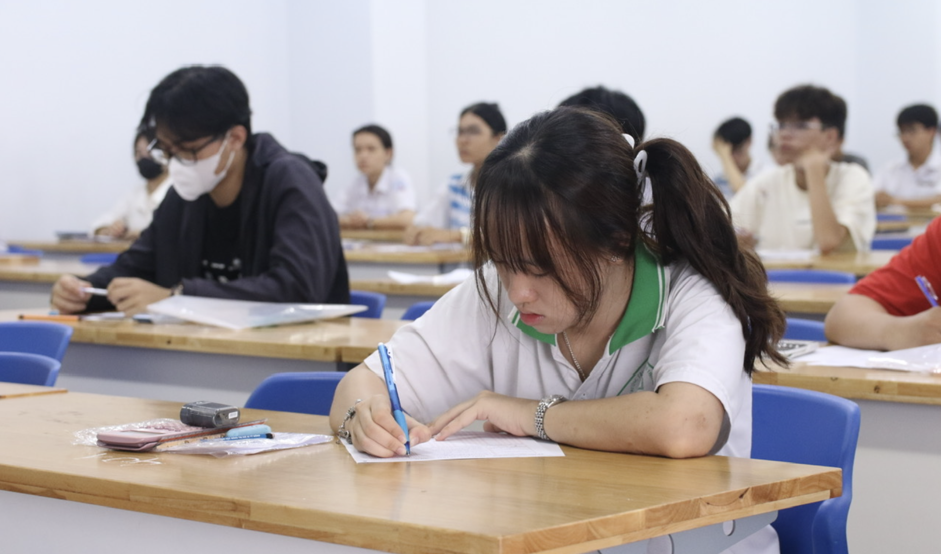 Sự cố thi đánh giá năng lực đợt 2 do cán bộ coi thi nghe nhầm chuông báo giờ- Ảnh 1. Sự cố thi đánh giá năng lực đợt 2 do cán bộ coi thi nghe nhầm chuông báo giờ- Ảnh 1.
