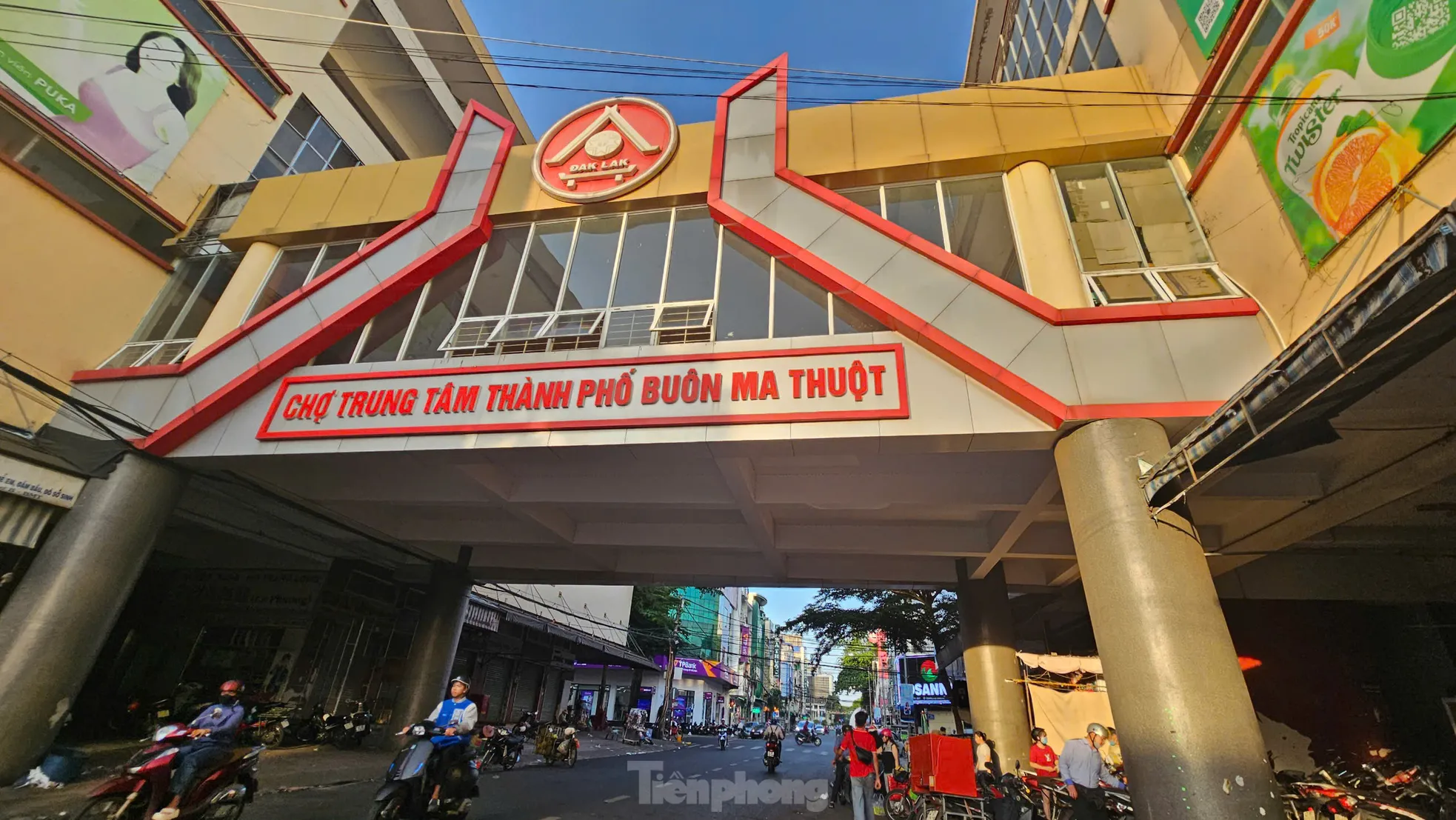 Cảnh tượng phố kinh doanh đóng cửa hàng loạt khắp các tỉnh thành- Ảnh 2.