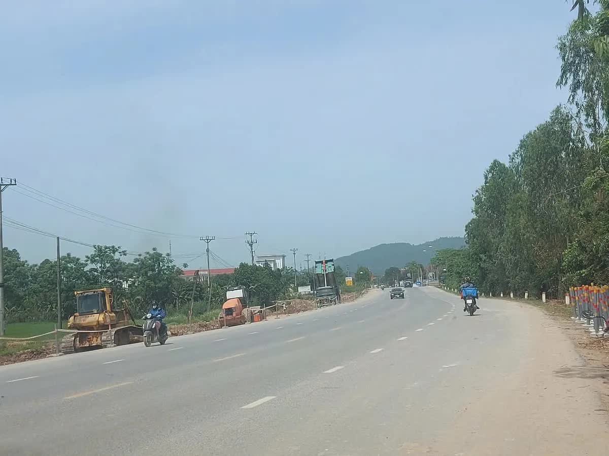 Dự án mở rộng Quốc lộ 46 vướng mặt bằng, Nghệ An chỉ đạo “nóng” yêu cầu đẩy nhanh tiến độ- Ảnh 1. Dự án mở rộng Quốc lộ 46 vướng mặt bằng, Nghệ An chỉ đạo “nóng” yêu cầu đẩy nhanh tiến độ- Ảnh 1.