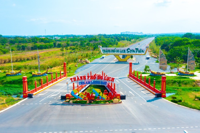 Sập giàn giáo trong Khu Du lịch Sơn Tiên, 2 người tử vong- Ảnh 1. Sập giàn giáo trong Khu Du lịch Sơn Tiên, 2 người tử vong- Ảnh 1.