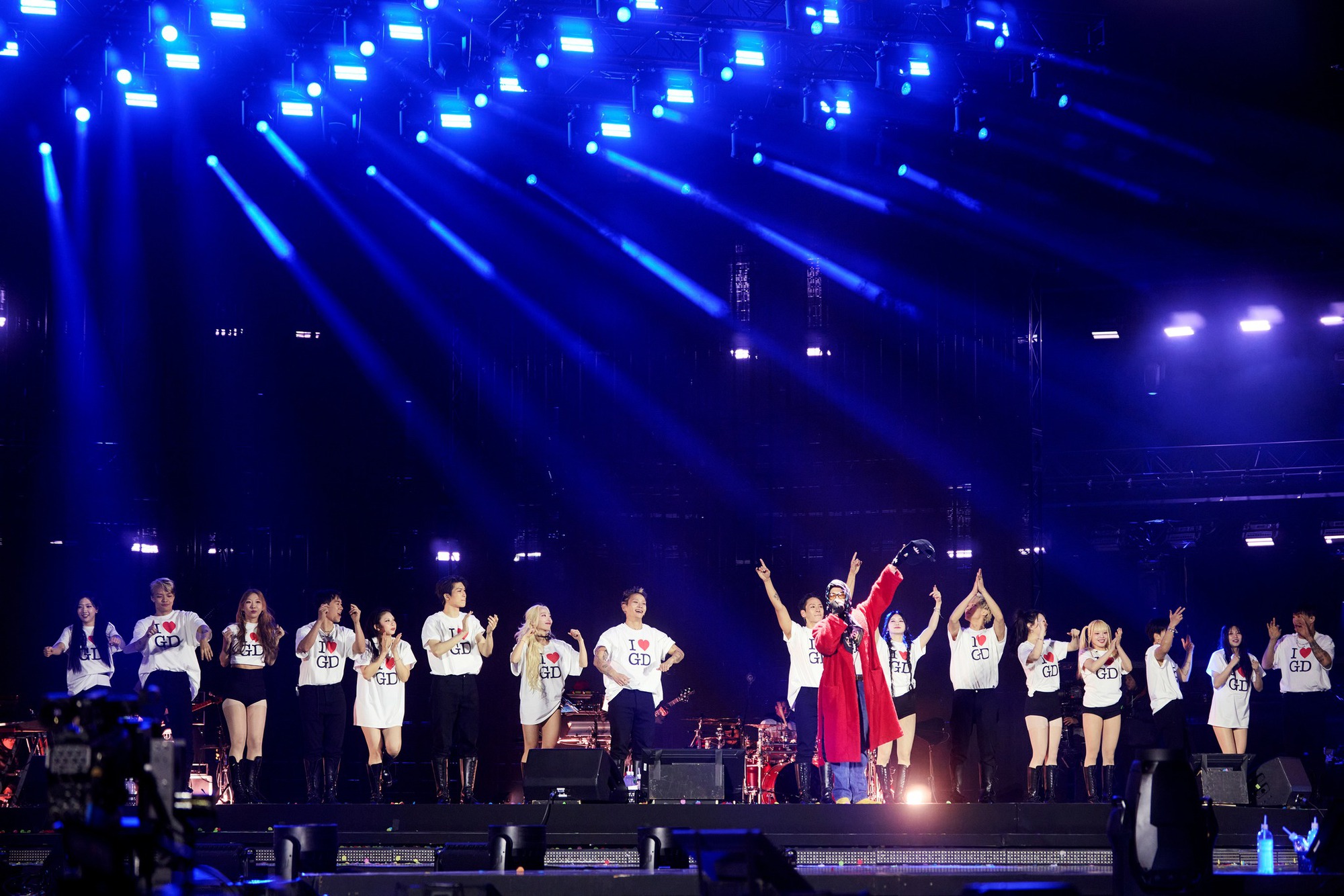 G-Dragon biểu diễn tại SVĐ Mỹ Đình: Thị trường concert Việt khẳng đinh tiềm năng, sẵn sàng cho concert đẳng cấp thế giới!- Ảnh 7. G-Dragon biểu diễn tại SVĐ Mỹ Đình: Thị trường concert Việt khẳng đinh tiềm năng, sẵn sàng cho concert đẳng cấp thế giới!- Ảnh 7.