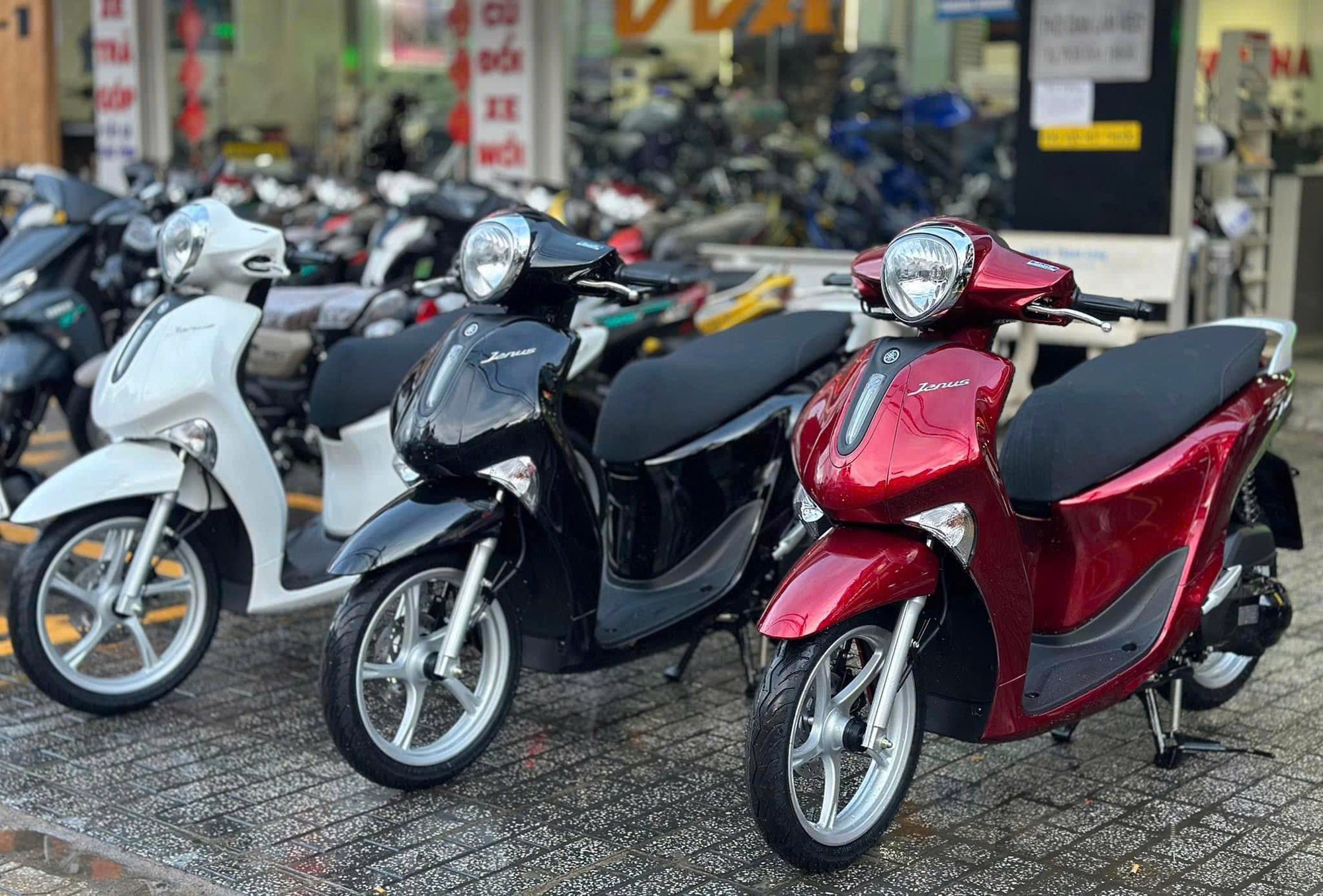 Giá xe máy ở mức thấp hiếm có: Honda Vision, SH, Winner X, Janus... dưới mức đề xuất tối đa 23 triệu đồng, tặng kèm đồng hồ xịn xò- Ảnh 5. Giá xe máy ở mức thấp hiếm có: Honda Vision, SH, Winner X, Janus... dưới mức đề xuất tối đa 23 triệu đồng, tặng kèm đồng hồ xịn xò- Ảnh 5.