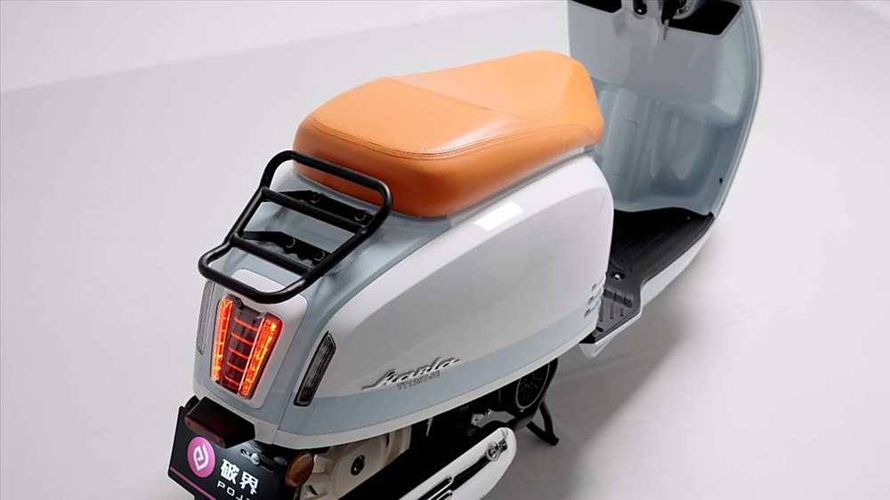 Xe tay ga giá chỉ 18 triệu mà đẹp như Vespa, lu mờ cả SH Mode hay Vision- Ảnh 5. Xe tay ga giá chỉ 18 triệu mà đẹp như Vespa, lu mờ cả SH Mode hay Vision- Ảnh 5.