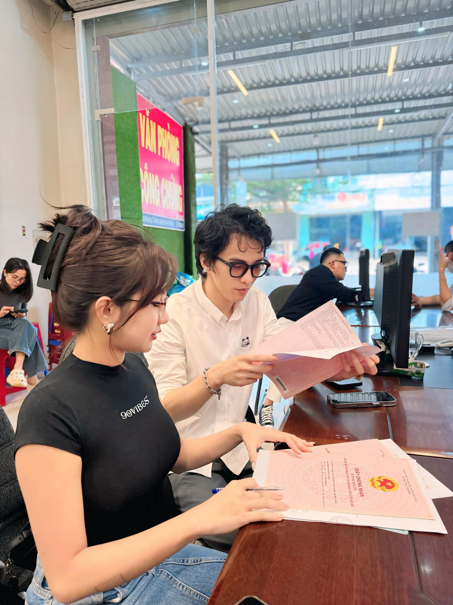 Chồng của phú bà Diệp Lê là ai mà sẵn sàng mua 3 mảnh đất tặng vợ, tài chính trong nhà để vợ giữ hết- Ảnh 12. Chồng của phú bà Diệp Lê là ai mà sẵn sàng mua 3 mảnh đất tặng vợ, tài chính trong nhà để vợ giữ hết- Ảnh 12.