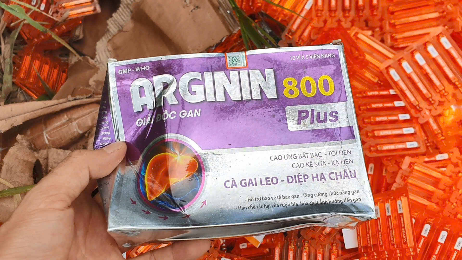 Công an TP HCM vào cuộc vụ phát hiện khối lượng lớn thực phẩm chức năng ở bãi đất trống- Ảnh 3. Công an TP HCM vào cuộc vụ phát hiện khối lượng lớn thực phẩm chức năng ở bãi đất trống- Ảnh 3.