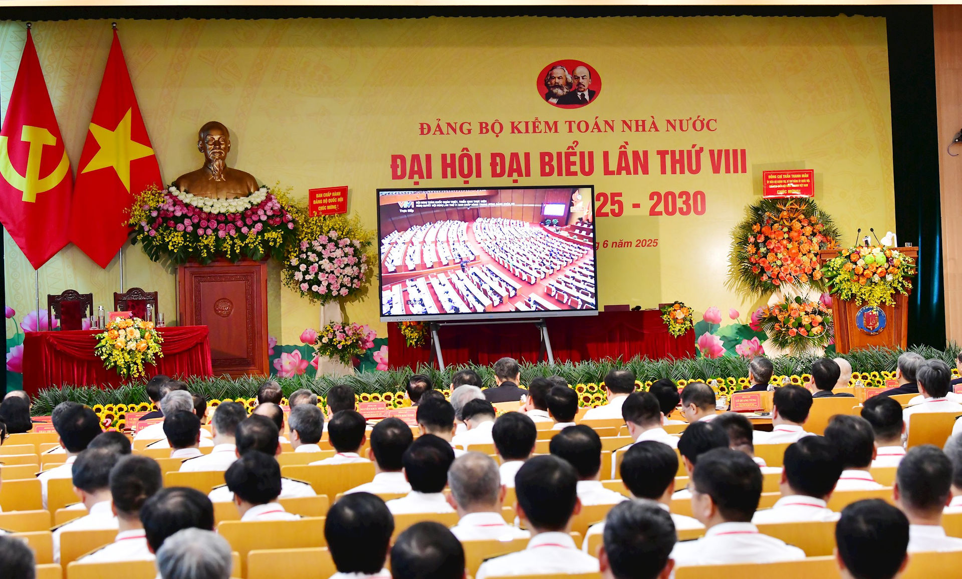 Chủ tịch Quốc hội Trần Thanh Mẫn: Hoạt động kiểm toán ngày càng có chất lượng và đi vào chiều sâu- Ảnh 2. Chủ tịch Quốc hội Trần Thanh Mẫn: Hoạt động kiểm toán ngày càng có chất lượng và đi vào chiều sâu- Ảnh 2.