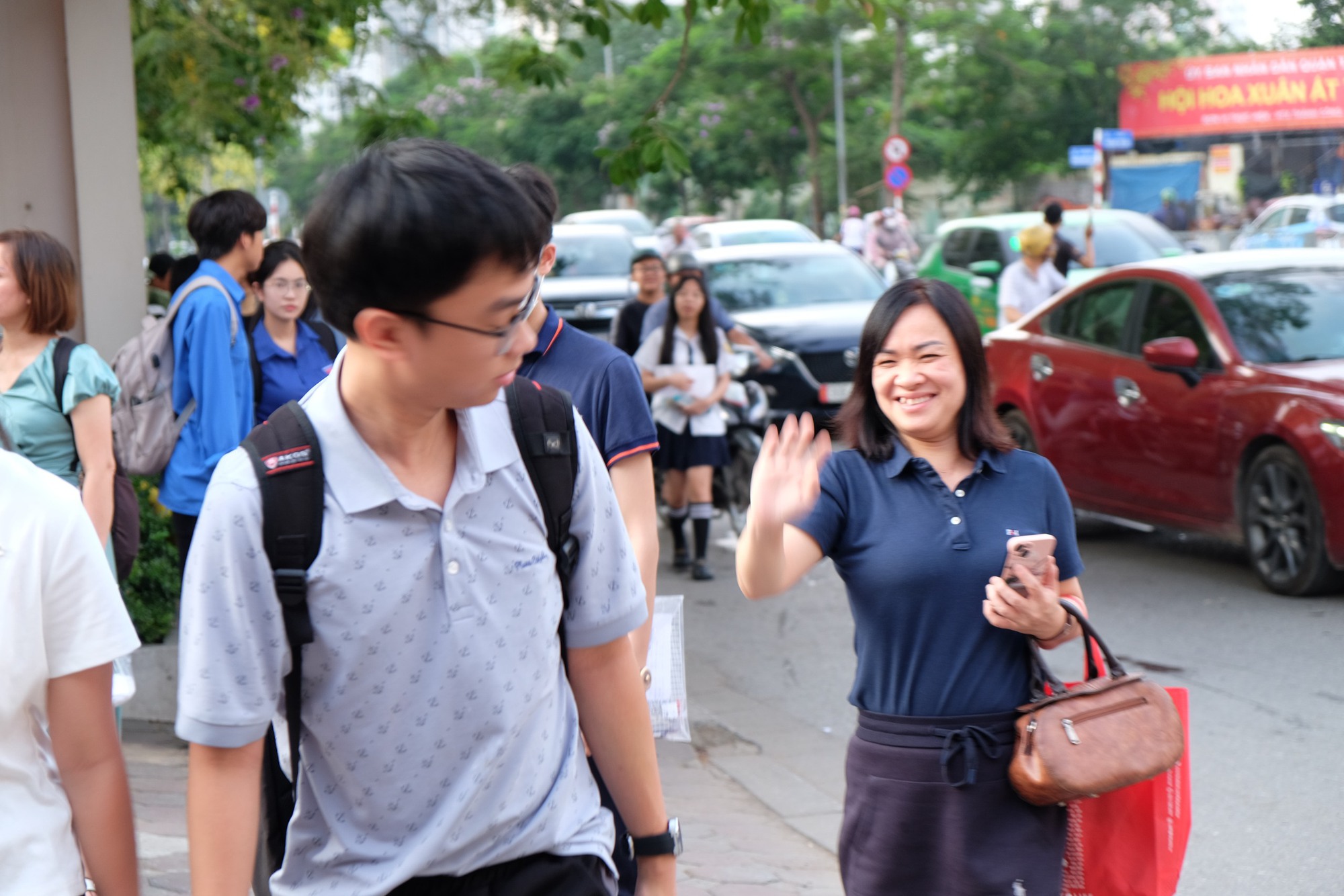 Phụ huynh Hà Nội trong kỳ thi căng thẳng bậc nhất: Phụ huynh Hà Nội trong kỳ thi căng thẳng bậc nhất: