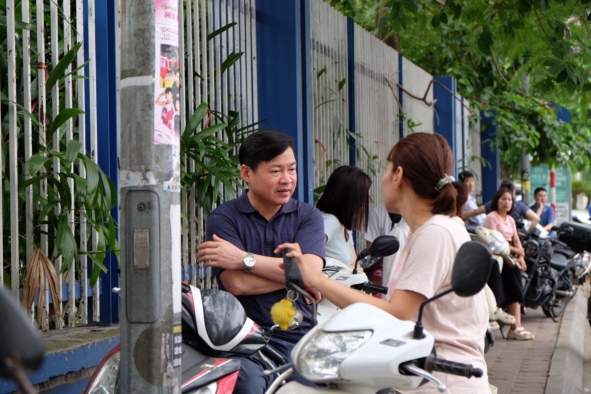 Phụ huynh Hà Nội trong kỳ thi căng thẳng bậc nhất: Phụ huynh Hà Nội trong kỳ thi căng thẳng bậc nhất: