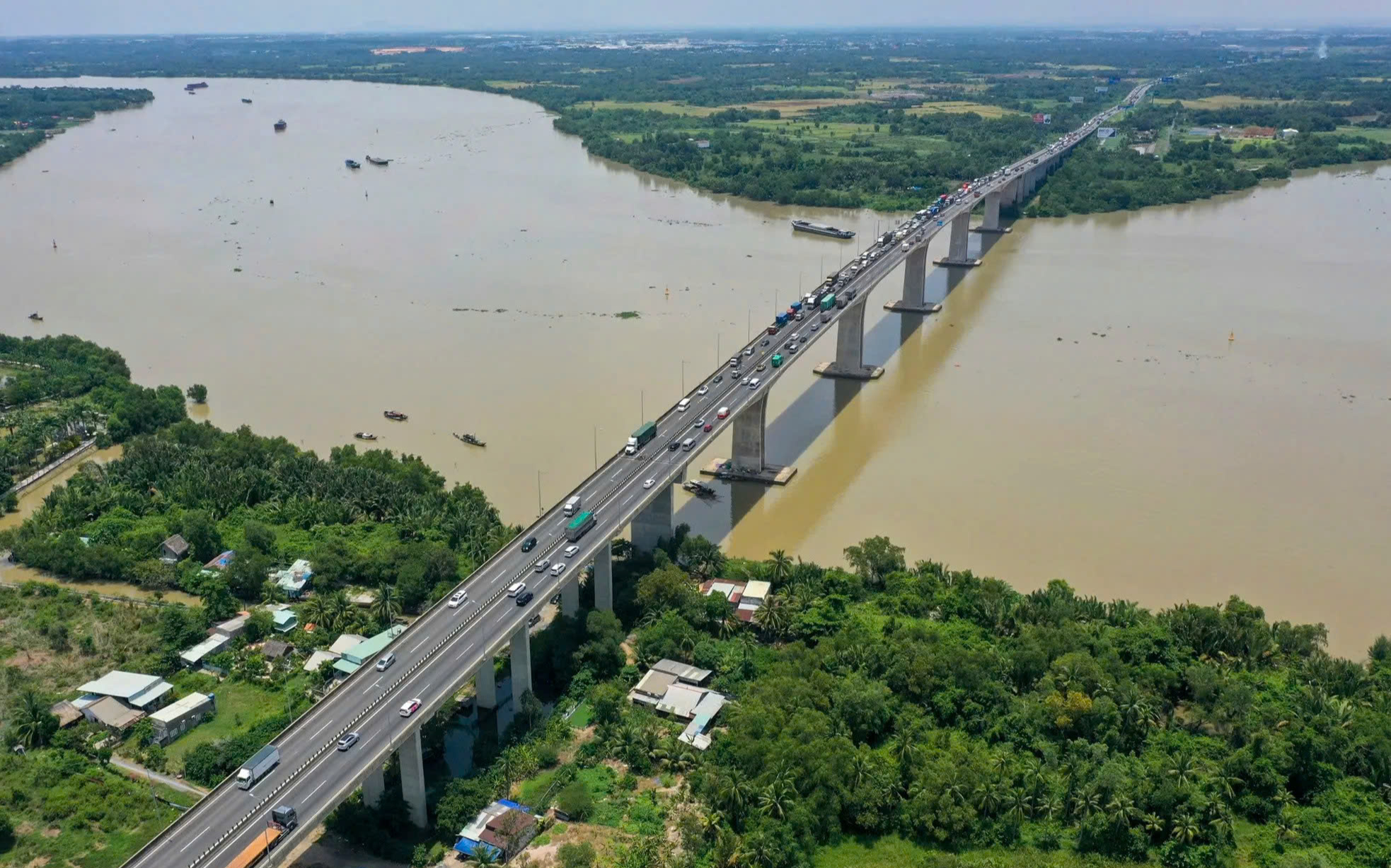 Đoạn cao tốc huyết mạch kết nối TP.HCM với sân bay quốc tế lớn nhất Việt Nam sẽ được đầu tư hơn 16.000 tỷ đồng để mở rộng gấp đôi- Ảnh 1. Đoạn cao tốc huyết mạch kết nối TP.HCM với sân bay quốc tế lớn nhất Việt Nam sẽ được đầu tư hơn 16.000 tỷ đồng để mở rộng gấp đôi- Ảnh 1.