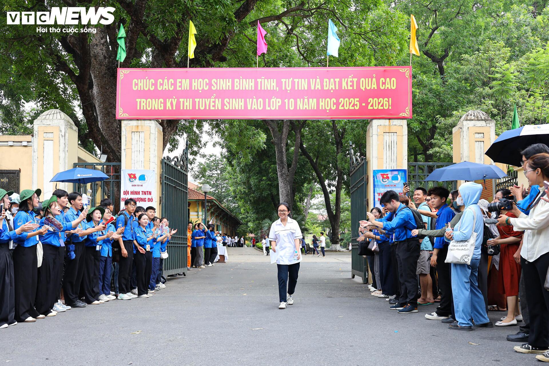'Trúng tủ đề', thí sinh viết liền 8 trang giấy, nắm chắc 8 điểm trong tay- Ảnh 1.
