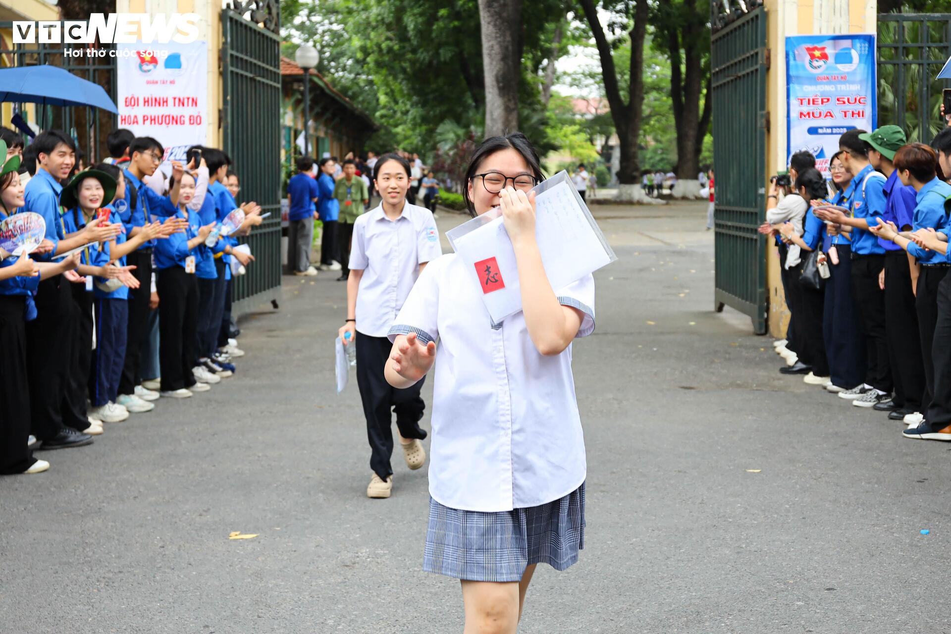 'Trúng tủ đề', thí sinh viết liền 8 trang giấy, nắm chắc 8 điểm trong tay- Ảnh 7.