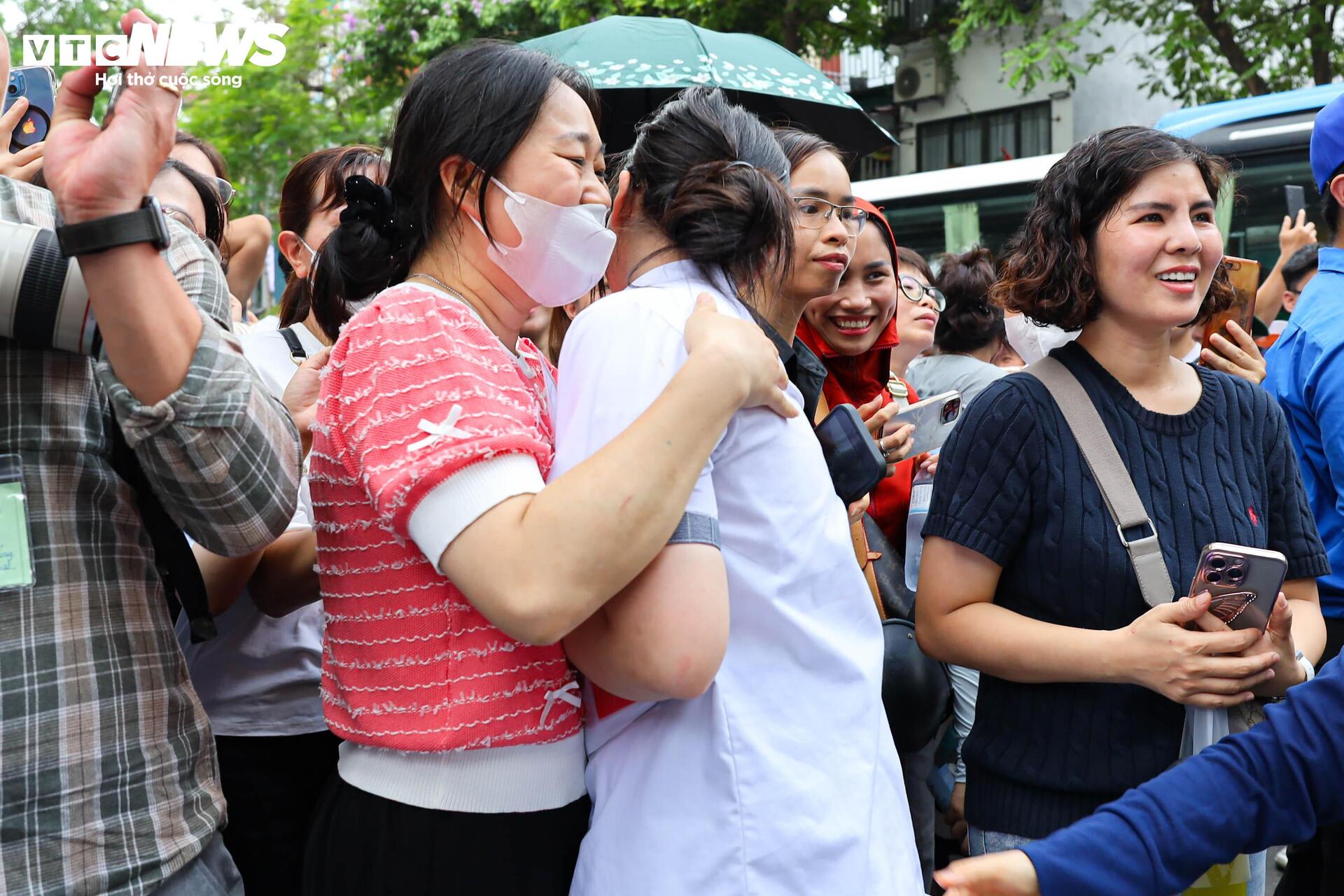 'Trúng tủ đề', thí sinh viết liền 8 trang giấy, nắm chắc 8 điểm trong tay- Ảnh 5.