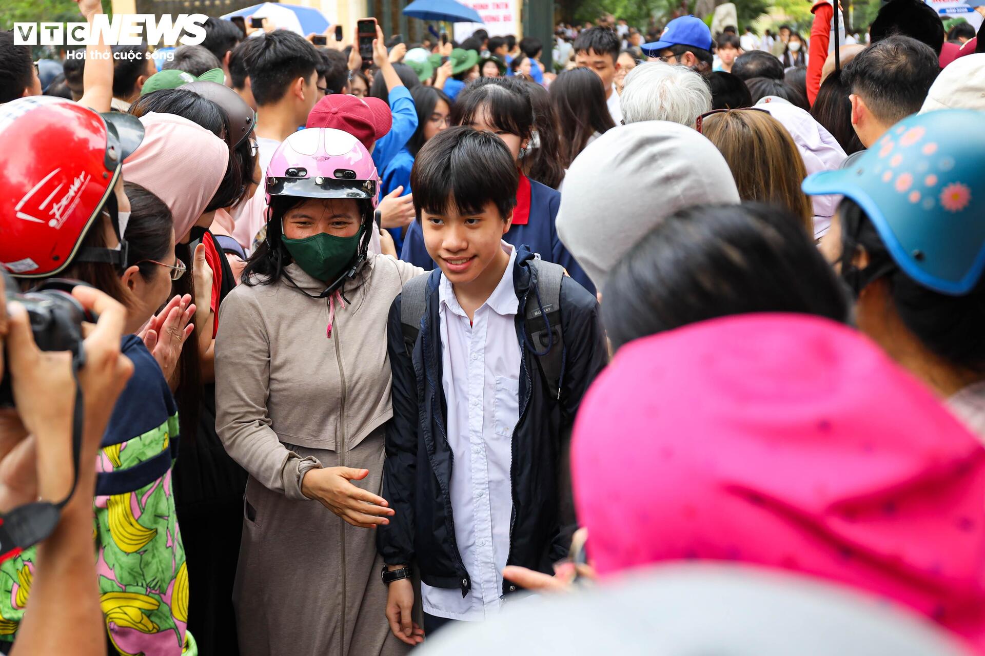 'Trúng tủ đề', thí sinh viết liền 8 trang giấy, nắm chắc 8 điểm trong tay- Ảnh 11.