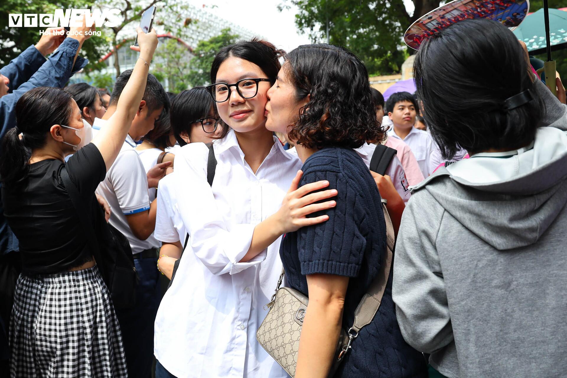 'Trúng tủ đề', thí sinh viết liền 8 trang giấy, nắm chắc 8 điểm trong tay- Ảnh 10.