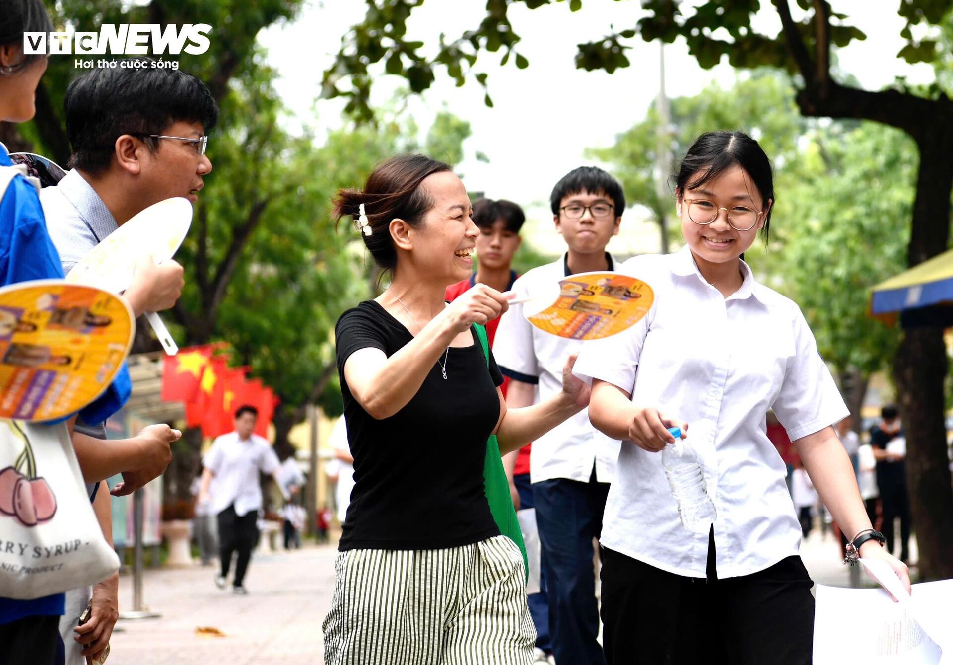 'Trúng tủ đề', thí sinh viết liền 8 trang giấy, nắm chắc 8 điểm trong tay- Ảnh 17.