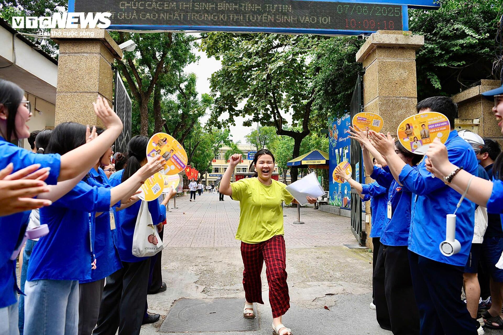 'Trúng tủ đề', thí sinh viết liền 8 trang giấy, nắm chắc 8 điểm trong tay- Ảnh 13.