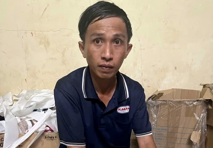 Phá đường dây sản xuất nhớt giả, thu lợi bất chính hàng chục tỷ đồng ở TP.HCM- Ảnh 1. Phá đường dây sản xuất nhớt giả, thu lợi bất chính hàng chục tỷ đồng ở TP.HCM- Ảnh 1.