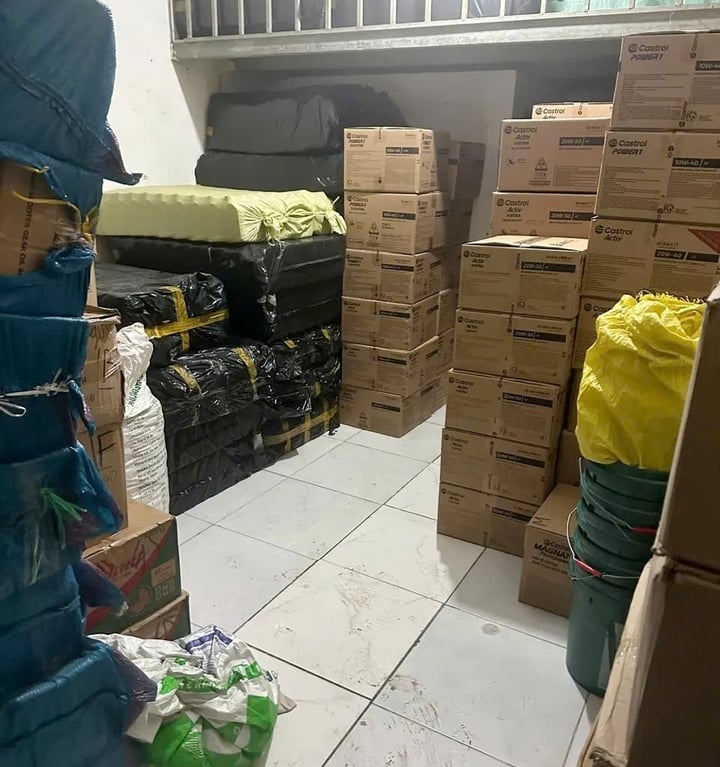 Phá đường dây sản xuất nhớt giả, thu lợi bất chính hàng chục tỷ đồng ở TP.HCM- Ảnh 2. Phá đường dây sản xuất nhớt giả, thu lợi bất chính hàng chục tỷ đồng ở TP.HCM- Ảnh 2.