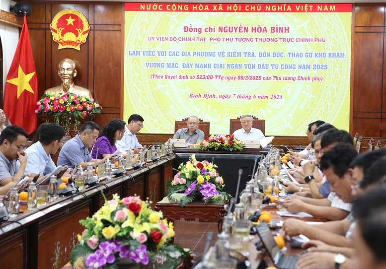 Thúc đẩy giải ngân đầu tư công: Phải tập trung tháo gỡ 'điểm nghẽn' về công tác giải phóng mặt bằng- Ảnh 2. Thúc đẩy giải ngân đầu tư công: Phải tập trung tháo gỡ 'điểm nghẽn' về công tác giải phóng mặt bằng- Ảnh 2.