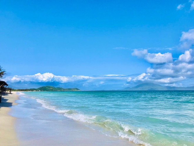 Khách Tây trầm trồ trước một bãi biển: Nước trong xanh, có người nhận xét "Bãi biển đẹp nhất Việt Nam!"- Ảnh 6.