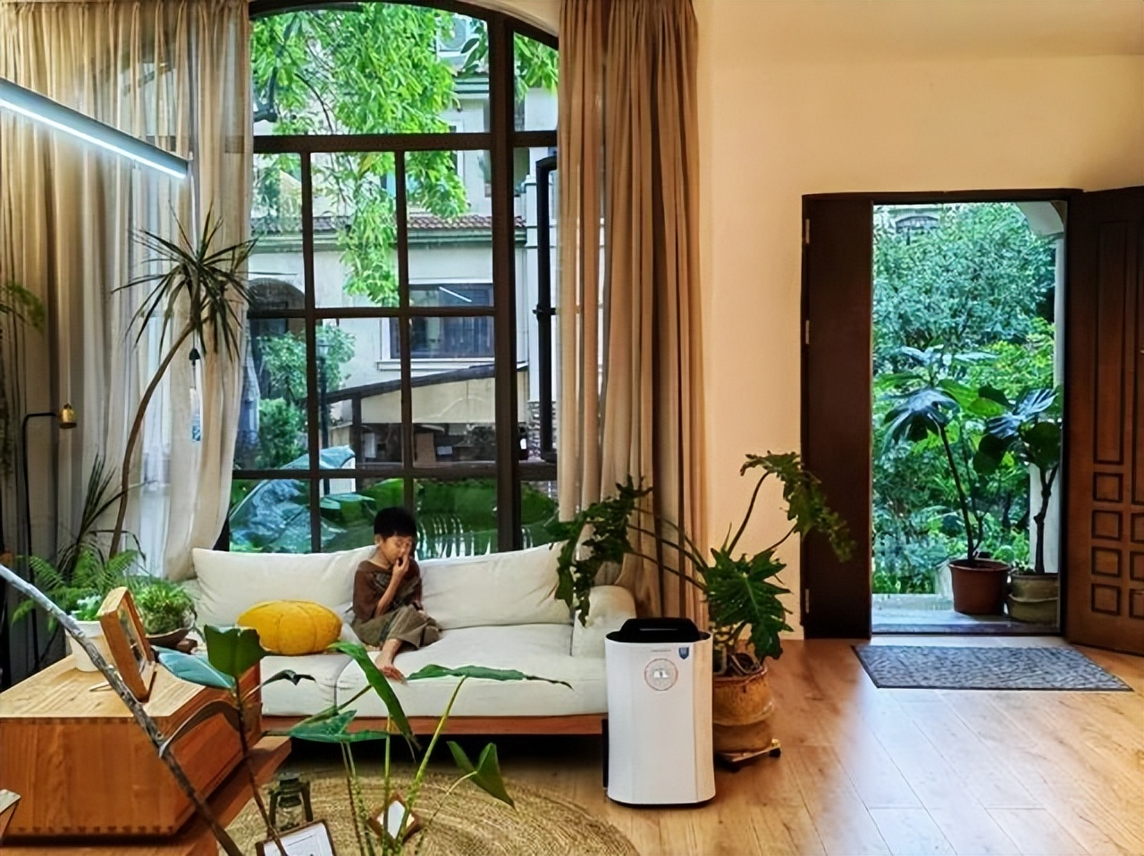 Mẹ đơn thân tuổi 50 sống cùng con trong biệt thự 300m²: Mẹ đơn thân tuổi 50 sống cùng con trong biệt thự 300m²: