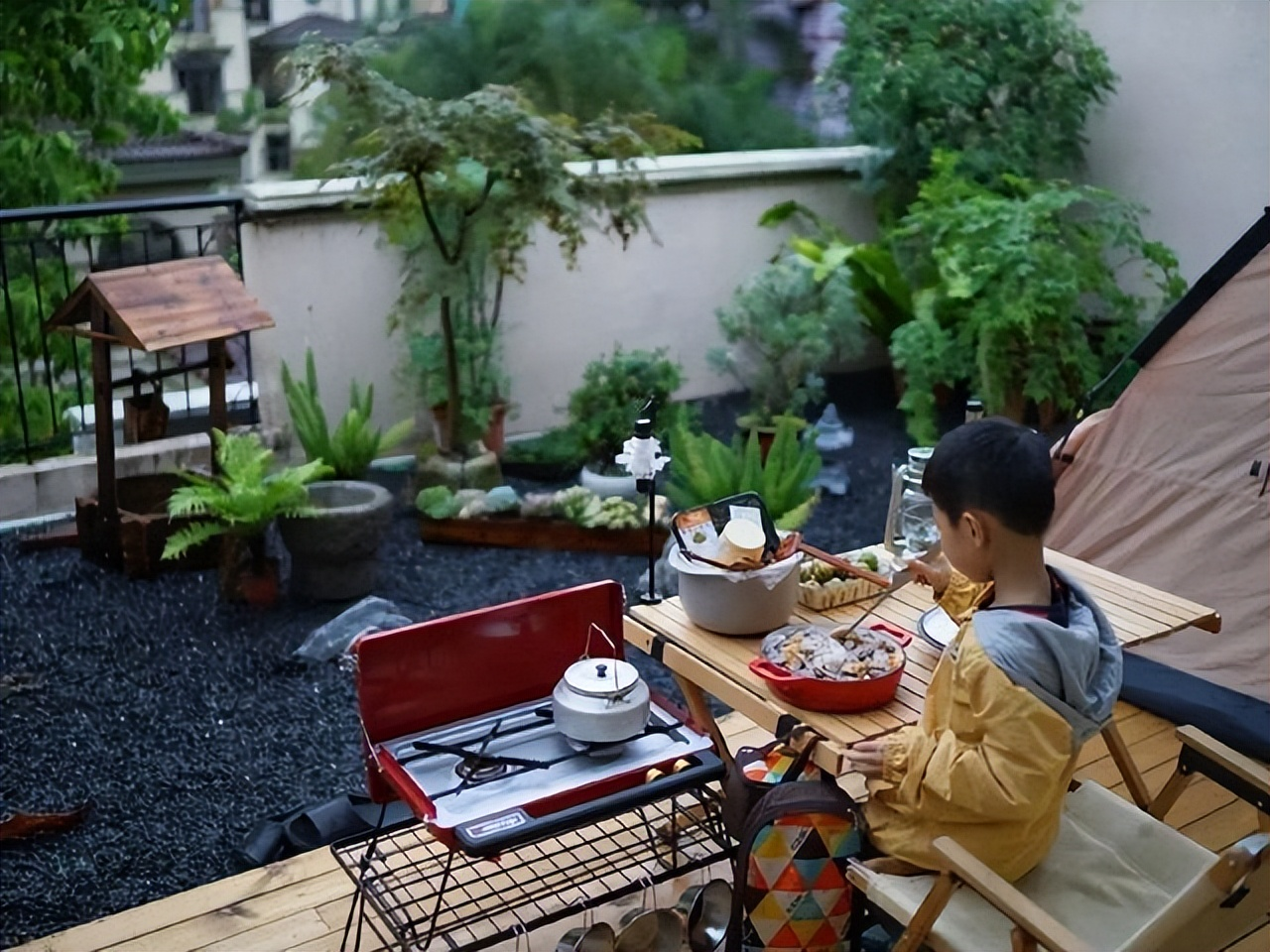 Mẹ đơn thân tuổi 50 sống cùng con trong biệt thự 300m²: Mẹ đơn thân tuổi 50 sống cùng con trong biệt thự 300m²: