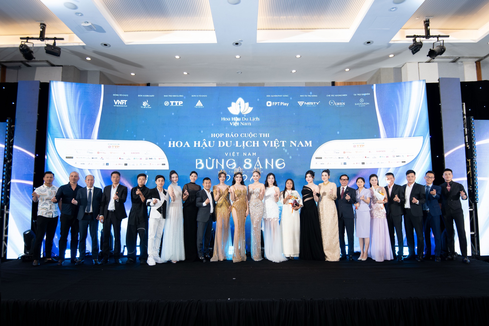 Hoa hậu Du lịch Việt Nam 2026 khởi động: Nói "không" với thí sinh phẫu thuật thẩm mỹ- Ảnh 4. Hoa hậu Du lịch Việt Nam 2026 khởi động: Nói "không" với thí sinh phẫu thuật thẩm mỹ- Ảnh 4.