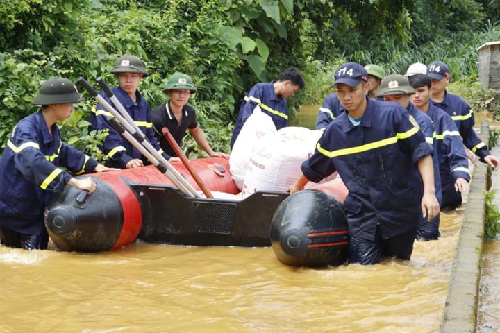 Mưa lớn kéo dài, nhiều nơi ở Lai Châu ngập sâu, sạt lở- Ảnh 2. Mưa lớn kéo dài, nhiều nơi ở Lai Châu ngập sâu, sạt lở- Ảnh 2.