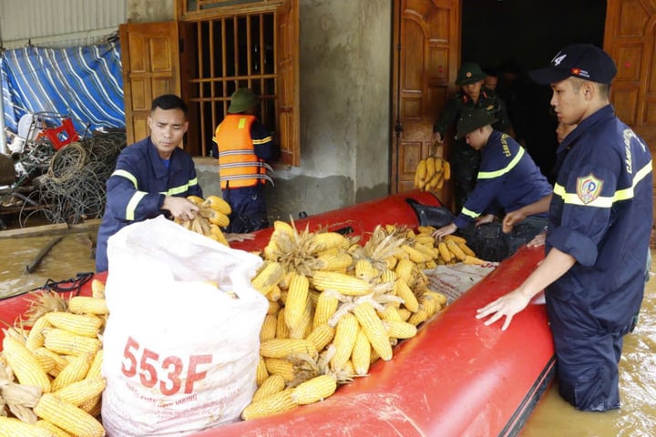 Mưa lớn kéo dài, nhiều nơi ở Lai Châu ngập sâu, sạt lở- Ảnh 3. Mưa lớn kéo dài, nhiều nơi ở Lai Châu ngập sâu, sạt lở- Ảnh 3.