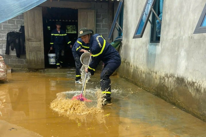 Mưa lớn kéo dài, nhiều nơi ở Lai Châu ngập sâu, sạt lở- Ảnh 4. Mưa lớn kéo dài, nhiều nơi ở Lai Châu ngập sâu, sạt lở- Ảnh 4.