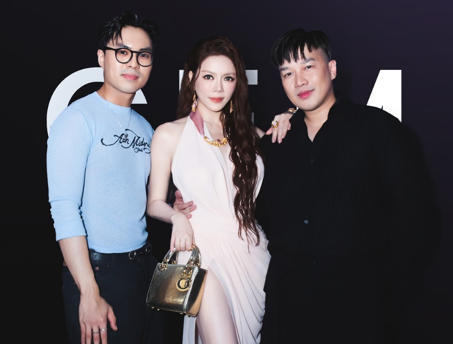 Nữ diễn viên là phú bà giàu có đeo 2 tỷ đi dự sự kiện- Ảnh 2. Nữ diễn viên là phú bà giàu có đeo 2 tỷ đi dự sự kiện- Ảnh 2.