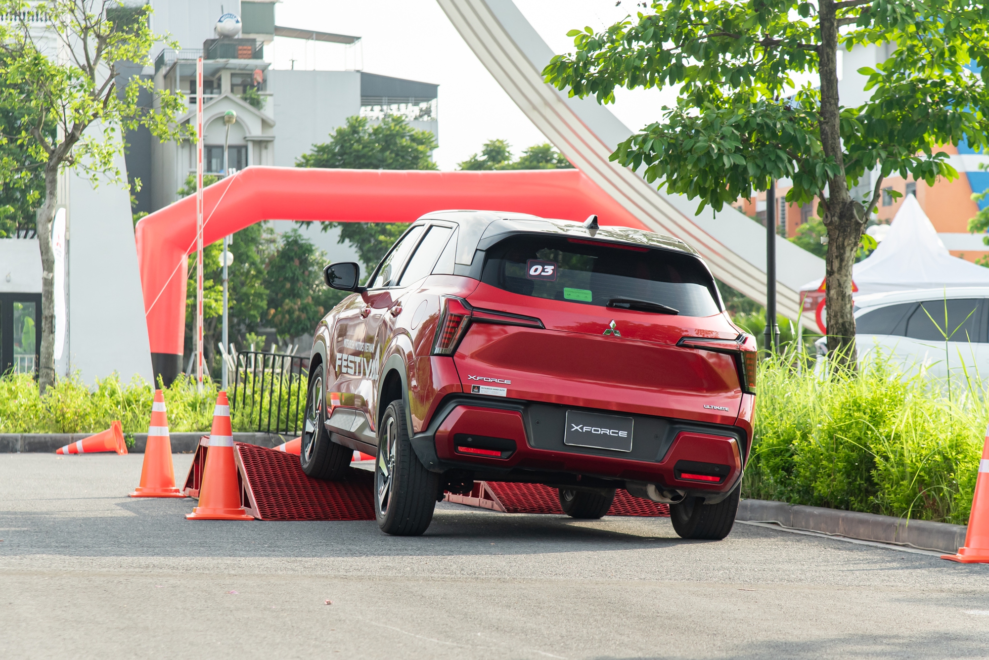 Vắt sức Mitsubishi Xforce leo dốc cao 8 mét và loạt bài thử ra trò, lại còn free tại Hà Nội- Ảnh 12. Vắt sức Mitsubishi Xforce leo dốc cao 8 mét và loạt bài thử ra trò, lại còn free tại Hà Nội- Ảnh 12.
