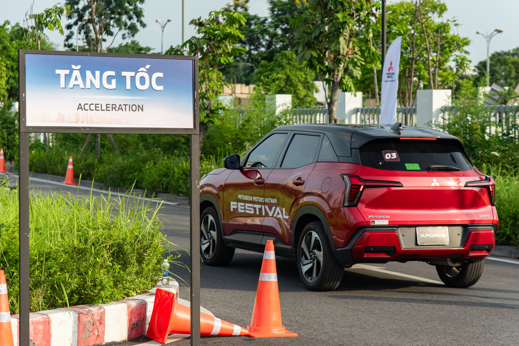 Vắt sức Mitsubishi Xforce leo dốc cao 8 mét và loạt bài thử ra trò, lại còn free tại Hà Nội- Ảnh 22. Vắt sức Mitsubishi Xforce leo dốc cao 8 mét và loạt bài thử ra trò, lại còn free tại Hà Nội- Ảnh 22.