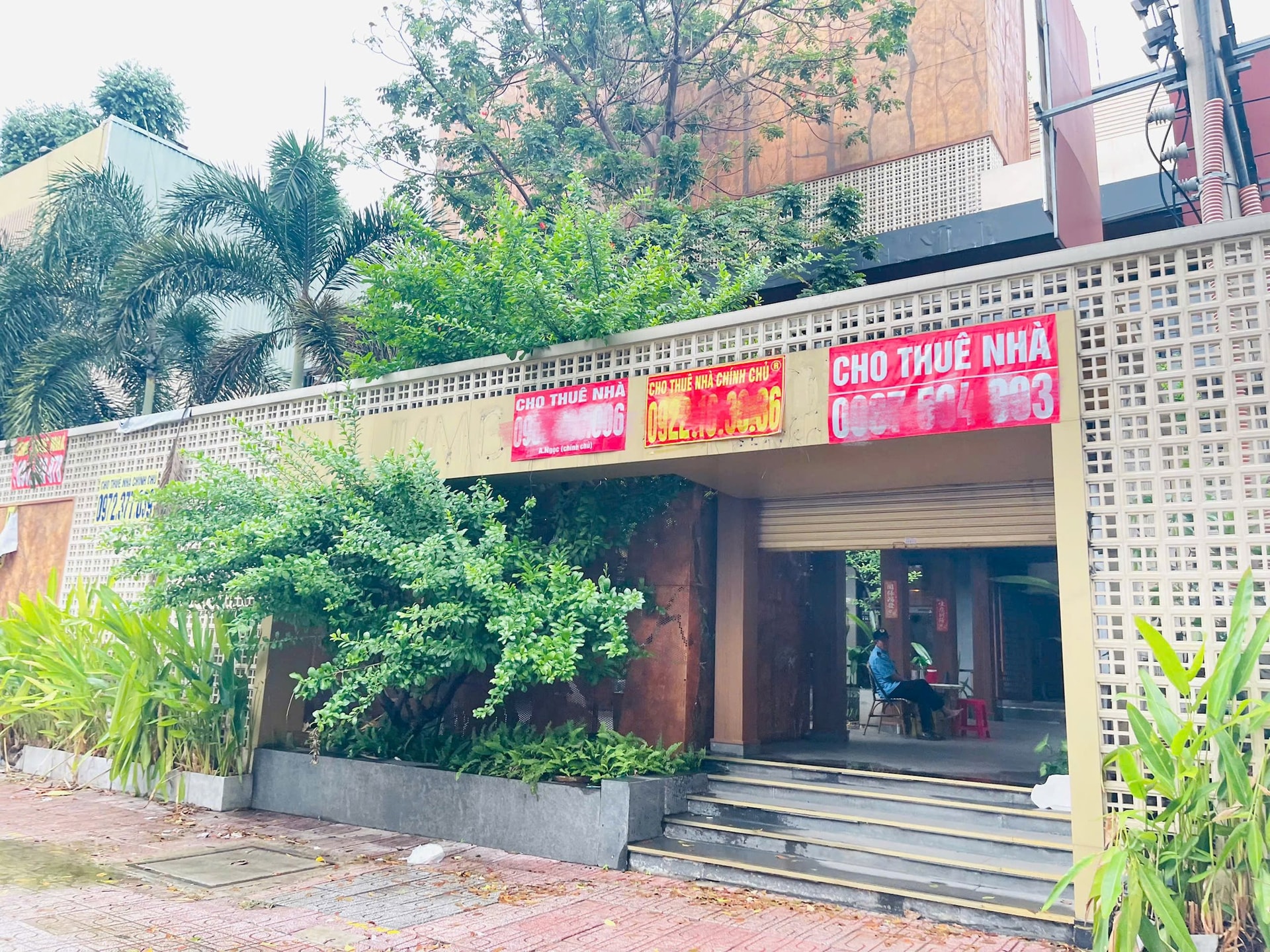 Hàng quán tại Tp.HCM vẫn thi nhau đóng cửa, trả mặt bằng- Ảnh 2.