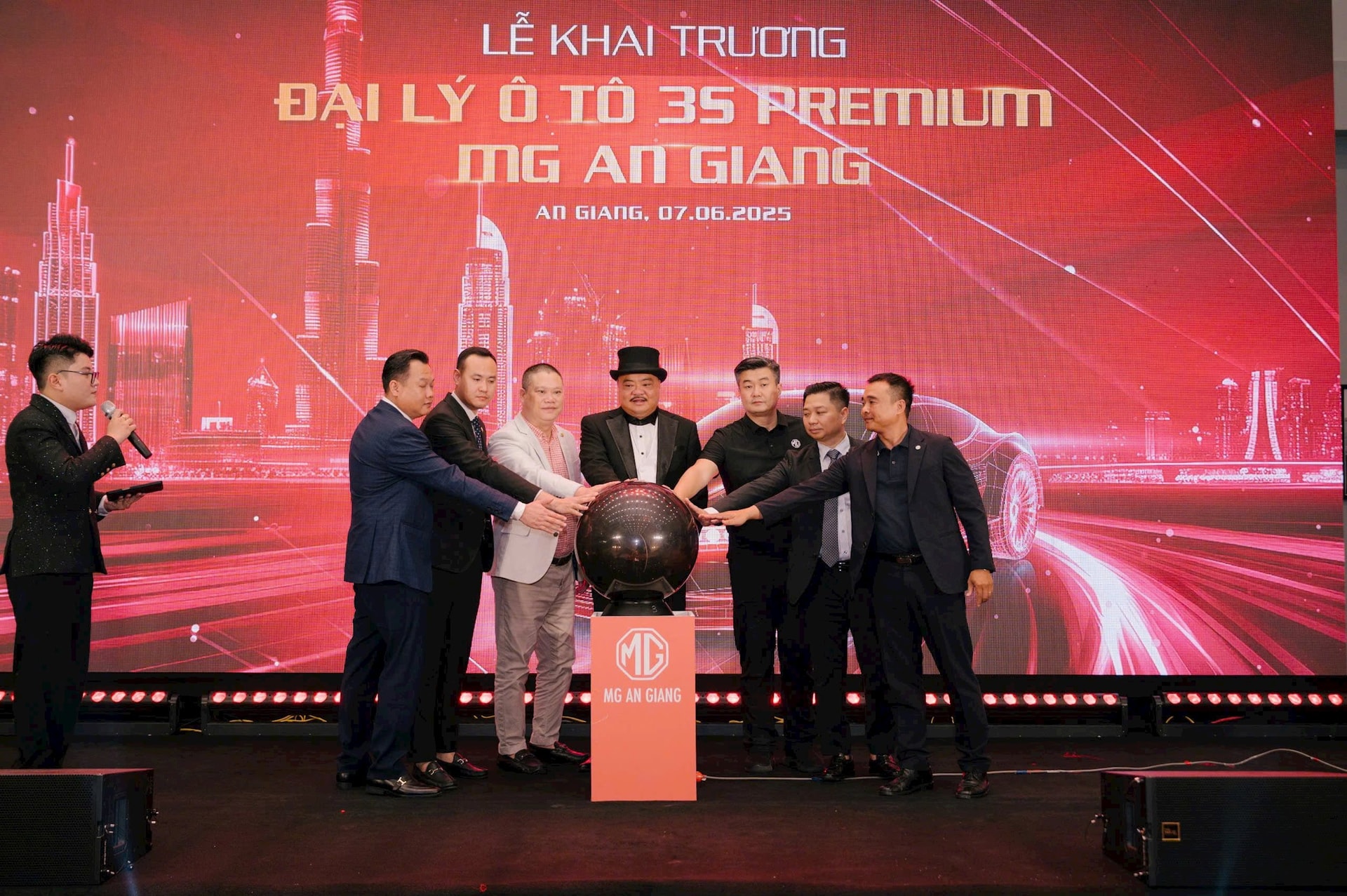 Haxaco khai trương thêm MG An Giang, dồn lực 'tiến quân' thị trường miền Tây- Ảnh 1. Haxaco khai trương thêm MG An Giang, dồn lực 'tiến quân' thị trường miền Tây- Ảnh 1.