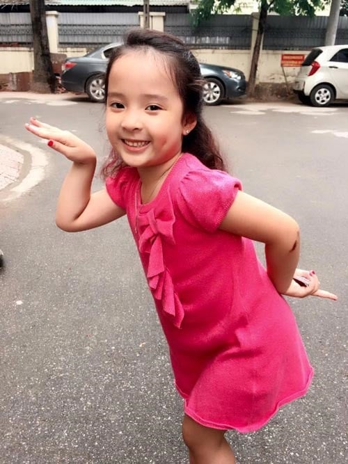 Những "công chúa mít ướt", bám bố không rời trong "Bố ơi, mình đi đâu thế?" nay thành thiếu nữ dịu dàng, được gọi là Hoa hậu nhí- Ảnh 72. Những "công chúa mít ướt", bám bố không rời trong "Bố ơi, mình đi đâu thế?" nay thành thiếu nữ dịu dàng, được gọi là Hoa hậu nhí- Ảnh 72.